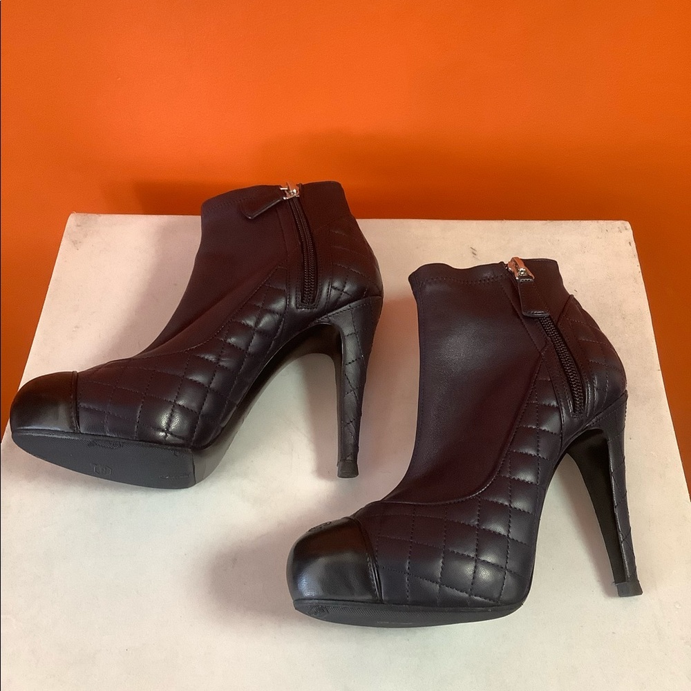 Chanel Quilted Leather Bicolor Ankle Boots - Picture 6 of 15